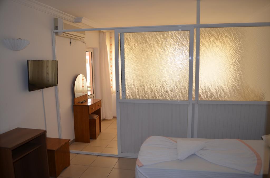 Hotel Prens Yildiz Ayvalik Exterior photo