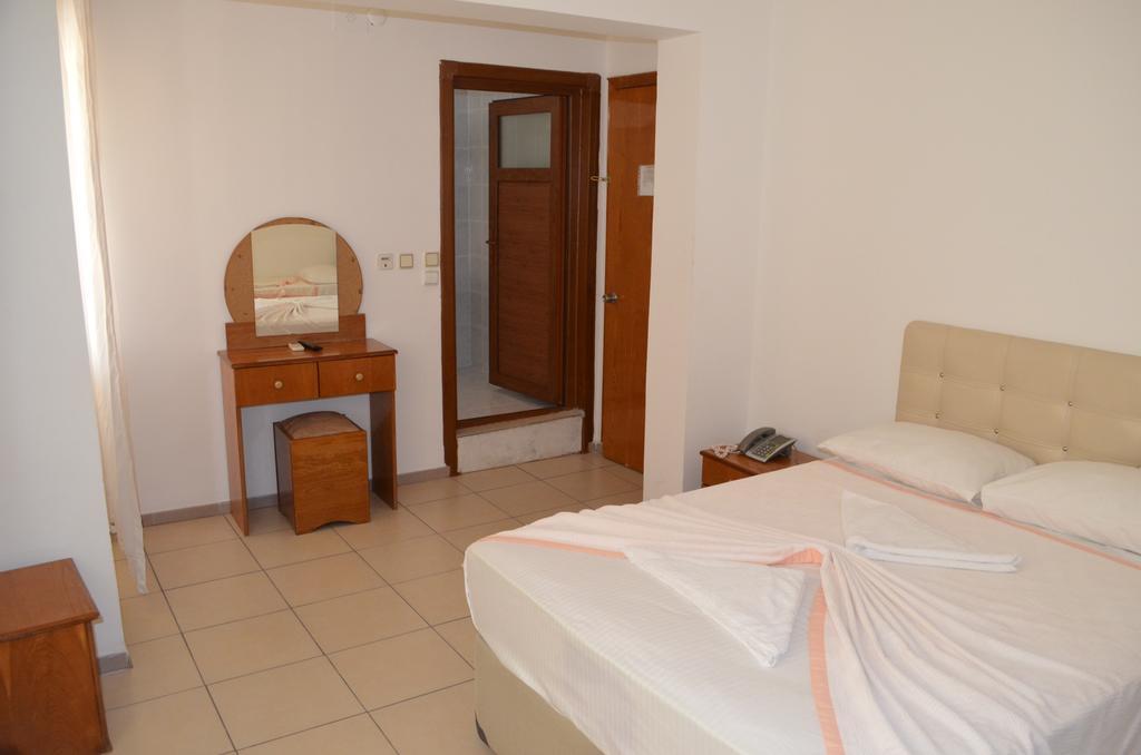Hotel Prens Yildiz Ayvalik Exterior photo