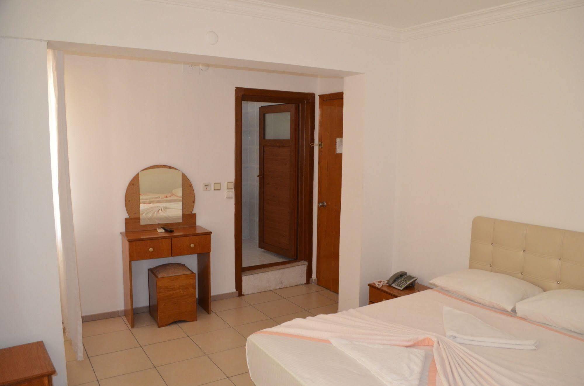 Hotel Prens Yildiz Ayvalik Exterior photo